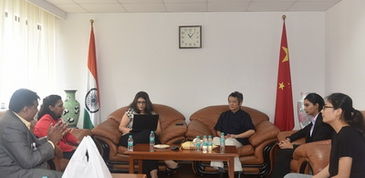 駐孟買總領(lǐng)事鄭曦原會見中國簽證代辦中心負(fù)責(zé)人，共商簽證服務(wù)優(yōu)化